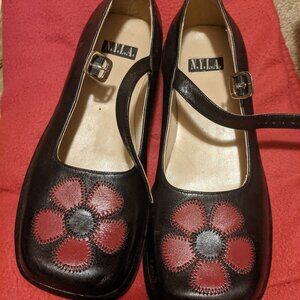 Graphic Mary Jane shoes